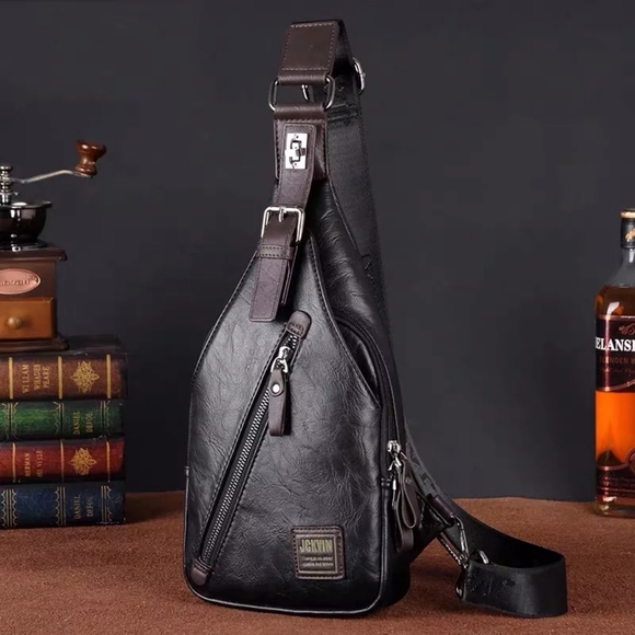 MAN GEAR-CROSSBODY CHEST PACK